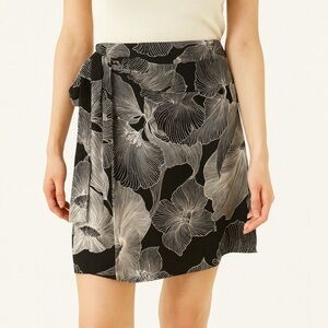 LOFT Black and White Floral Flowy Skirt with Side Bow - size 4